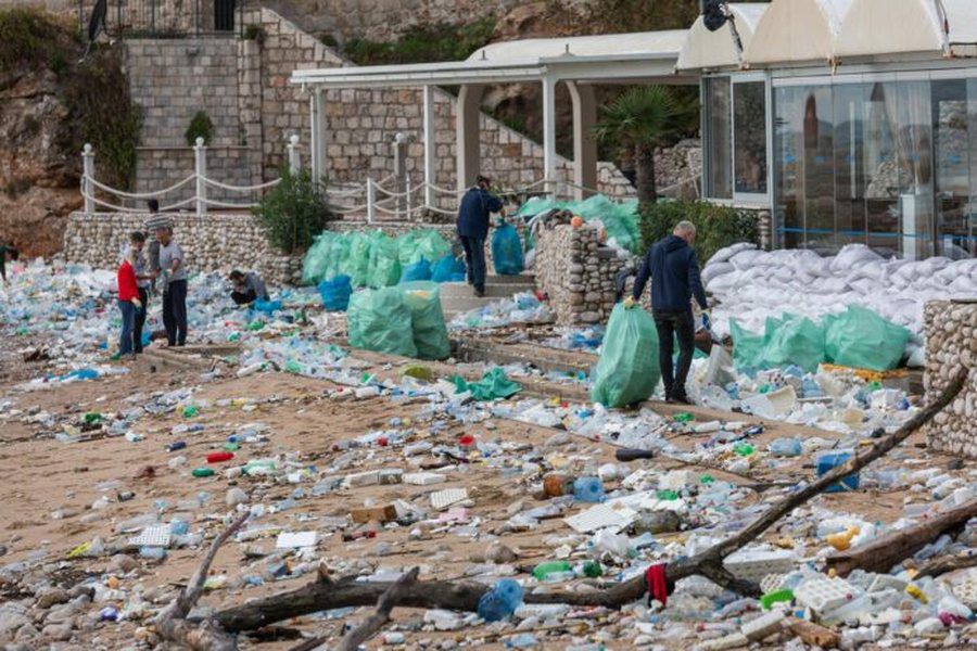 Mediat e huaja ngrenë alarmin: Shqipëria po përmbyt Kroacinë me mbetje plastike