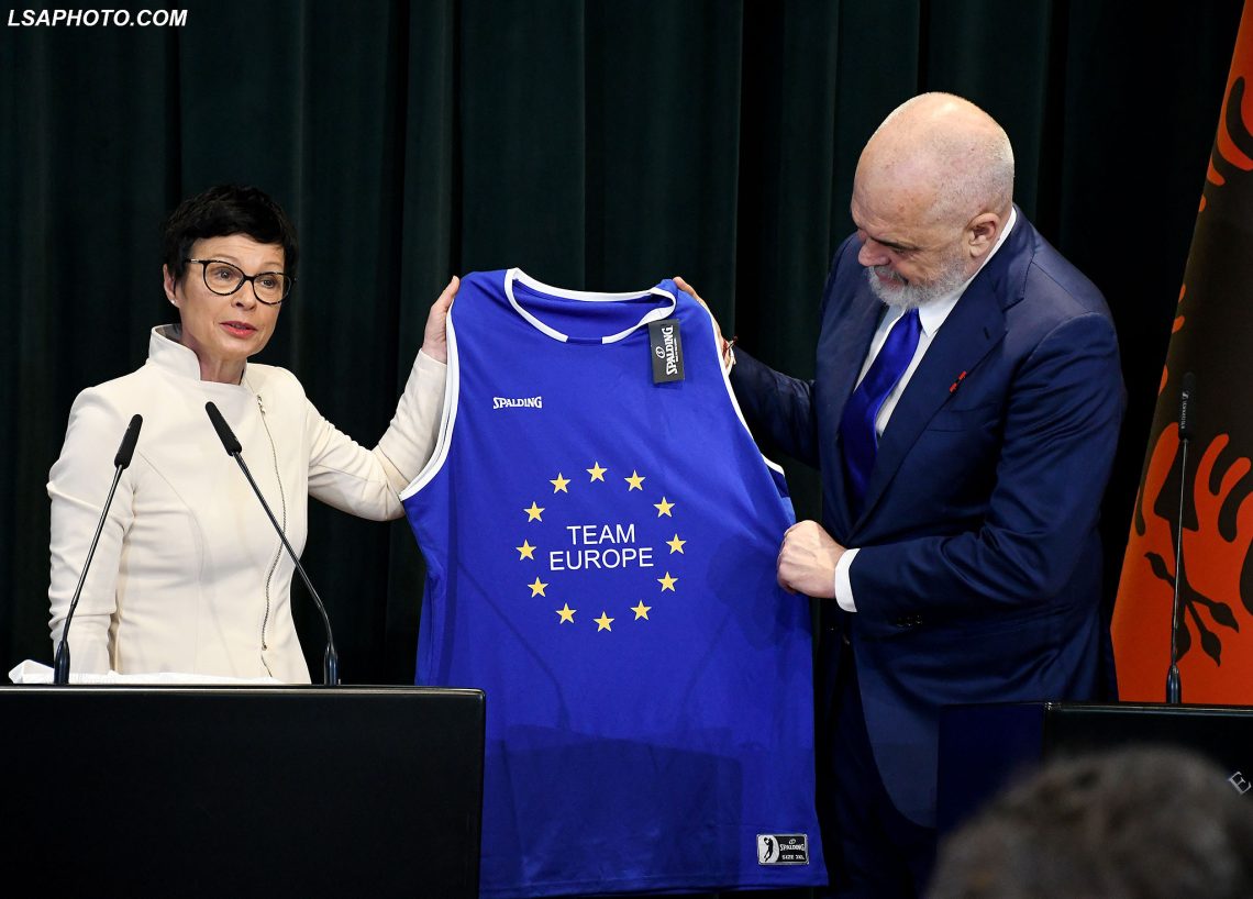 Hapja e kapitujve me BE  më e mirë në letër se në praktikë