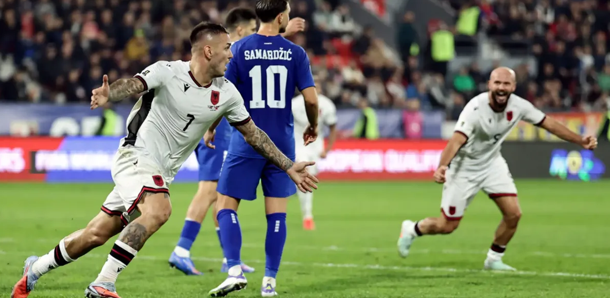 “Vritini shqiptarët”, FIFA dënon Serbinë për koret ndaj Shqipërisë