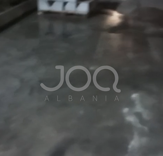 5 muaj rrjedhje nga tubacioni i çarë  Ujësjellësi në  gjumë   Vlora pa ujë  e uji ikën dëm 