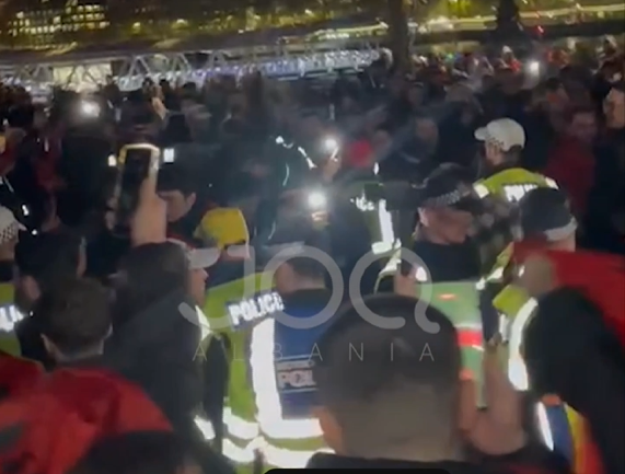  Skandal në Londër   Policia britanike ndërpret festën e 28 Nëntorit  shoqëron disa shqiptarë