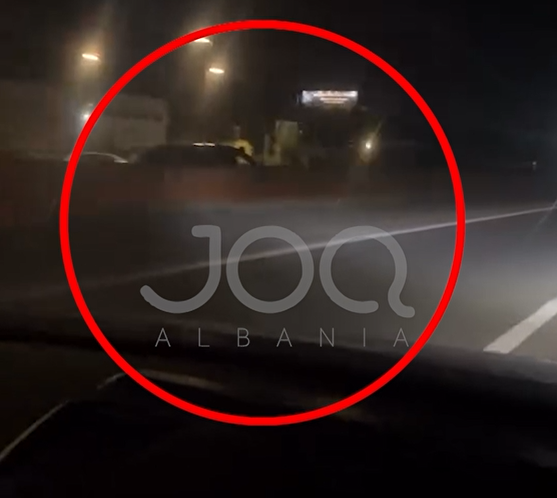 Shoferi “kamikaz” futet në kundërvajtje në autostradë, rrezikon jetën e qytetarëve