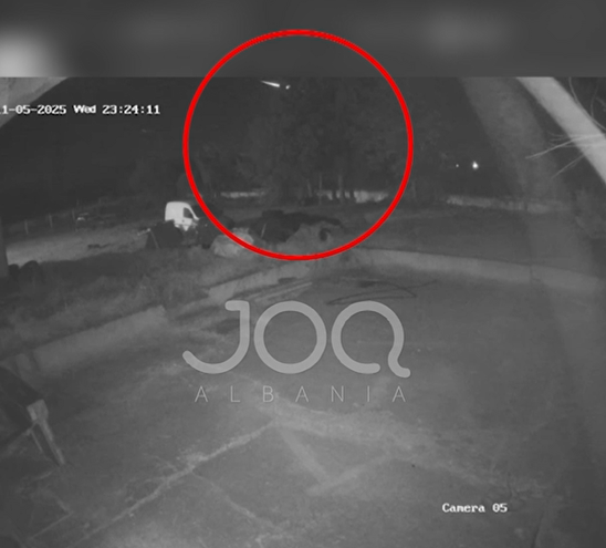 Pamje e rrallë, një meteor filmohet mbi qiellin e Novoselës