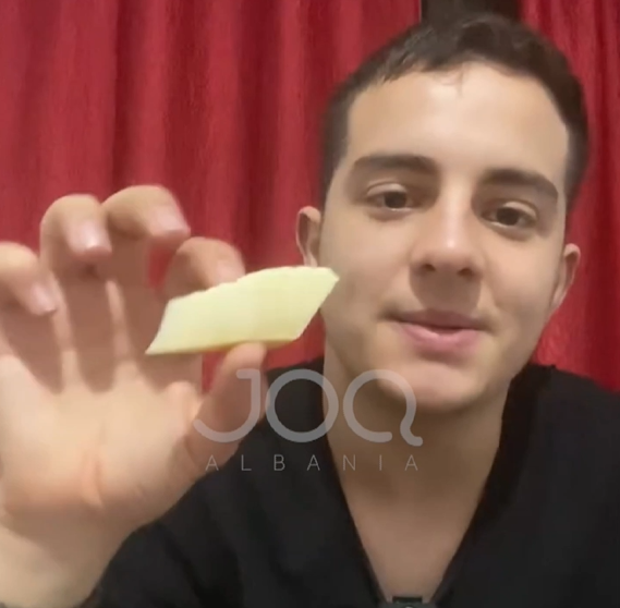 i-riu-denoncon-xhangollin-c-mund-te-beje-nje-klient-me-kete-cope-djathi