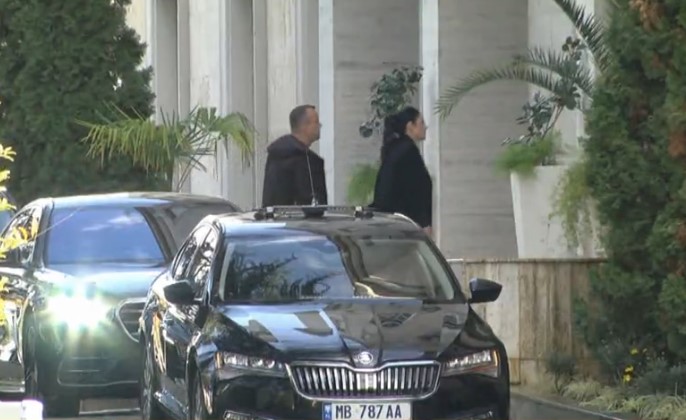 Pasi GJKKO e pezulloi nga detyra, Balluku shkon te Rama! Ja çfarë ndodh me mandatin e saj