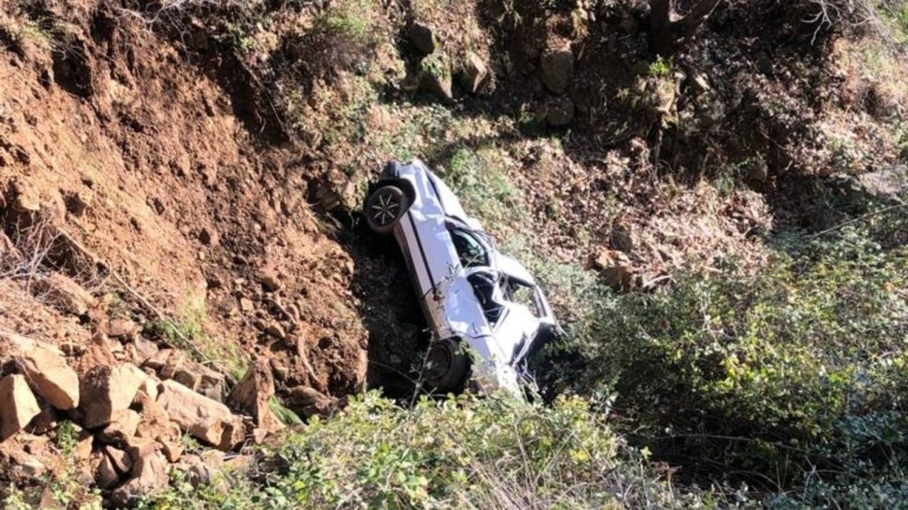 Makina bie në humnerë  dyshohet për 2 viktima në Zall Bastar