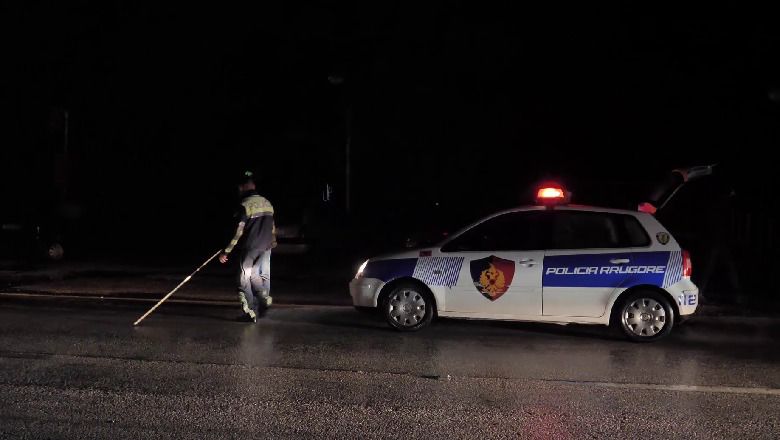 Makina përplas këmbësoren në Berat, transportohet me urgjencë në spital