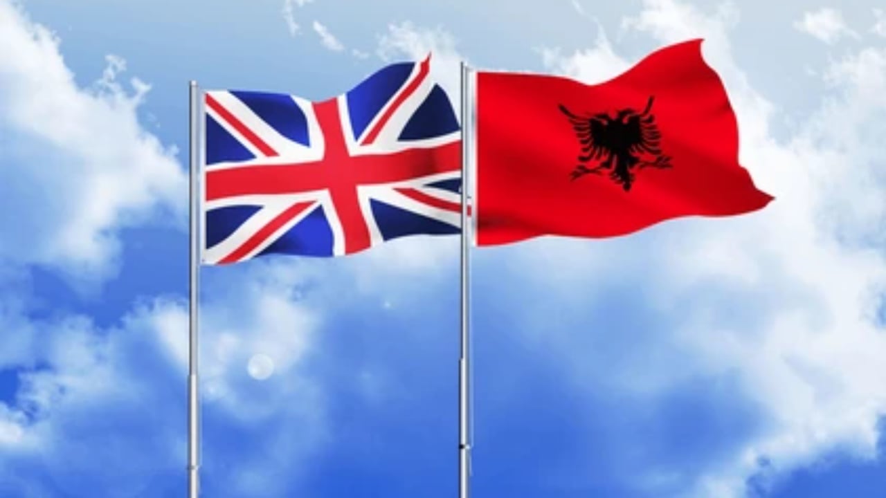 Dëbimi i 700 familjeve shqiptare nga Anglia shkakton tensione mes Tiranës dhe Londrës