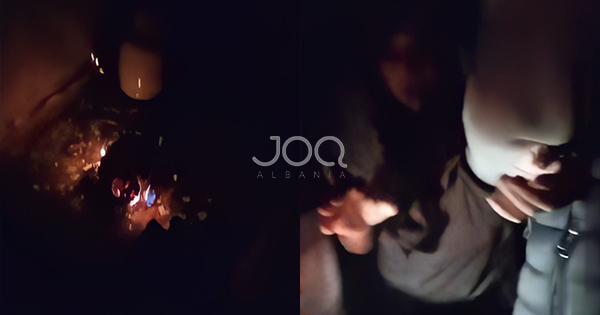 Zjarr në Tiranë: Qytetarët shpëtojnë gruan, zjarrfikset mbërrijnë me vonesë