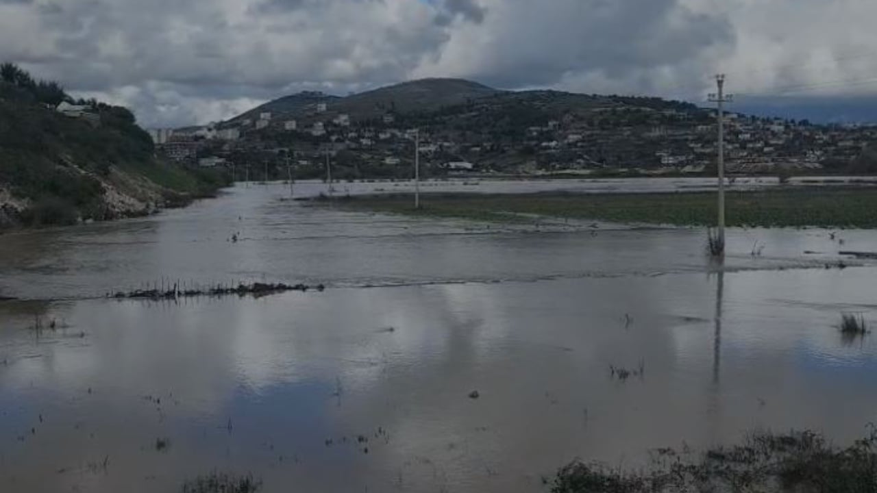 Nga Korça në Pogradec: Përmbytjet prekin dhjetëra familje ndërsa monitorimi i lumenjve vijon