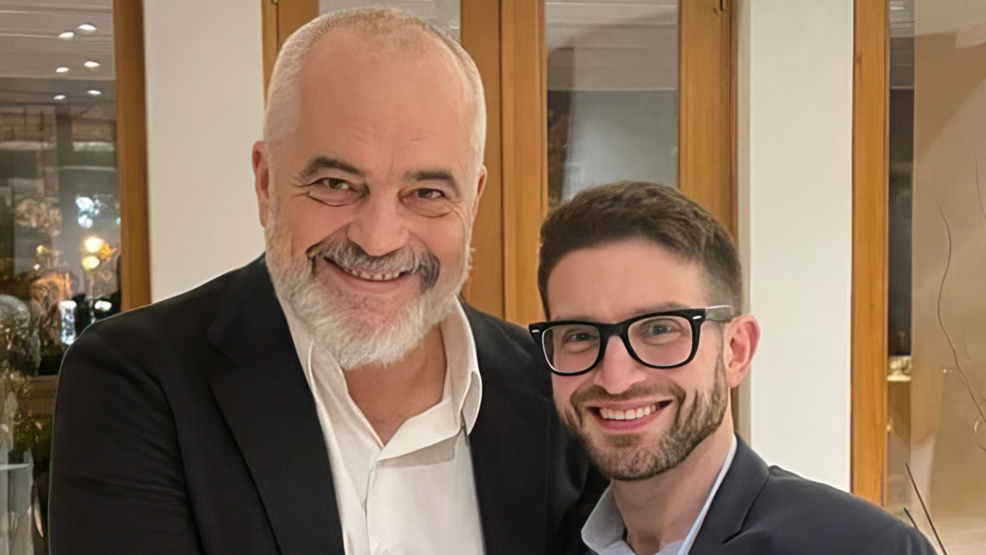  Edi Rama  fener ndriçues  i Sorosizmit 