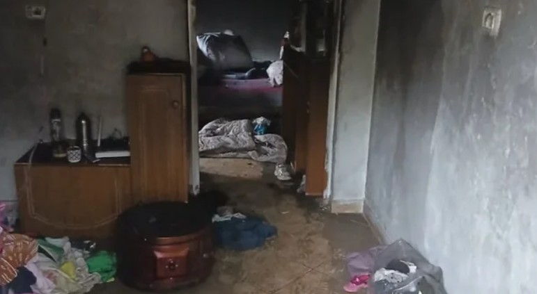 Shtëpia në Lezhë përfshihet nga flakët, shkak një rezistencë e lënë e ndezur