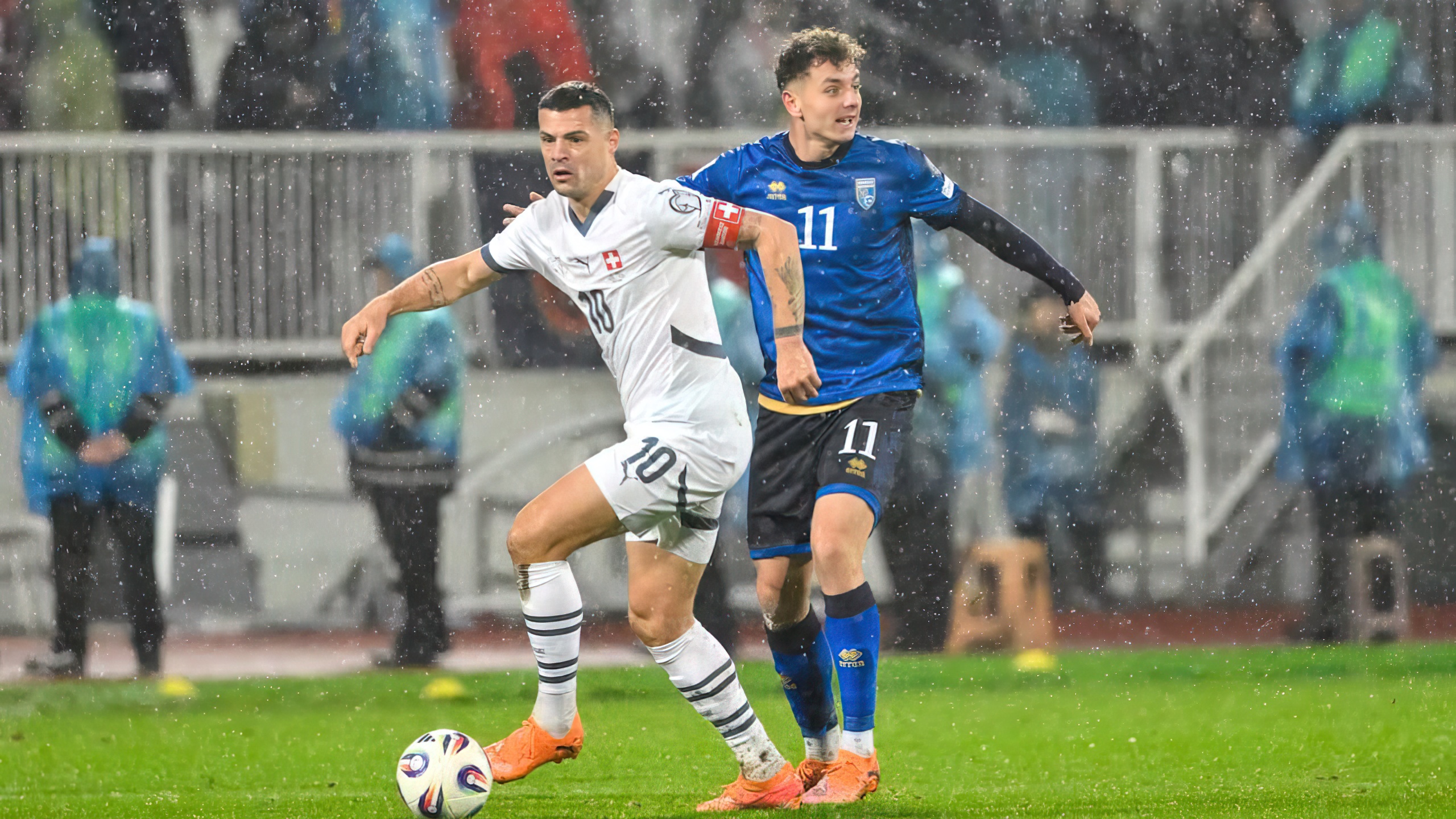 U vërshëllye nga tifozët dardan në Prishtinë, Xhaka: Ishin gjëja e fundit që prisja, më dhembin