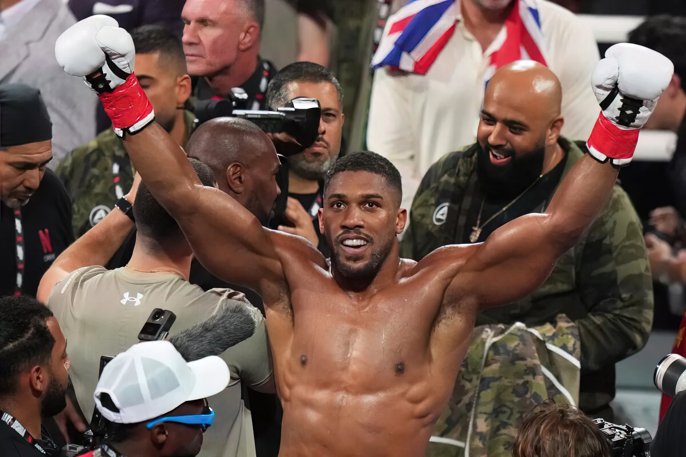 Boksieri Anthony Joshua përfshihet në një aksident automobilistik