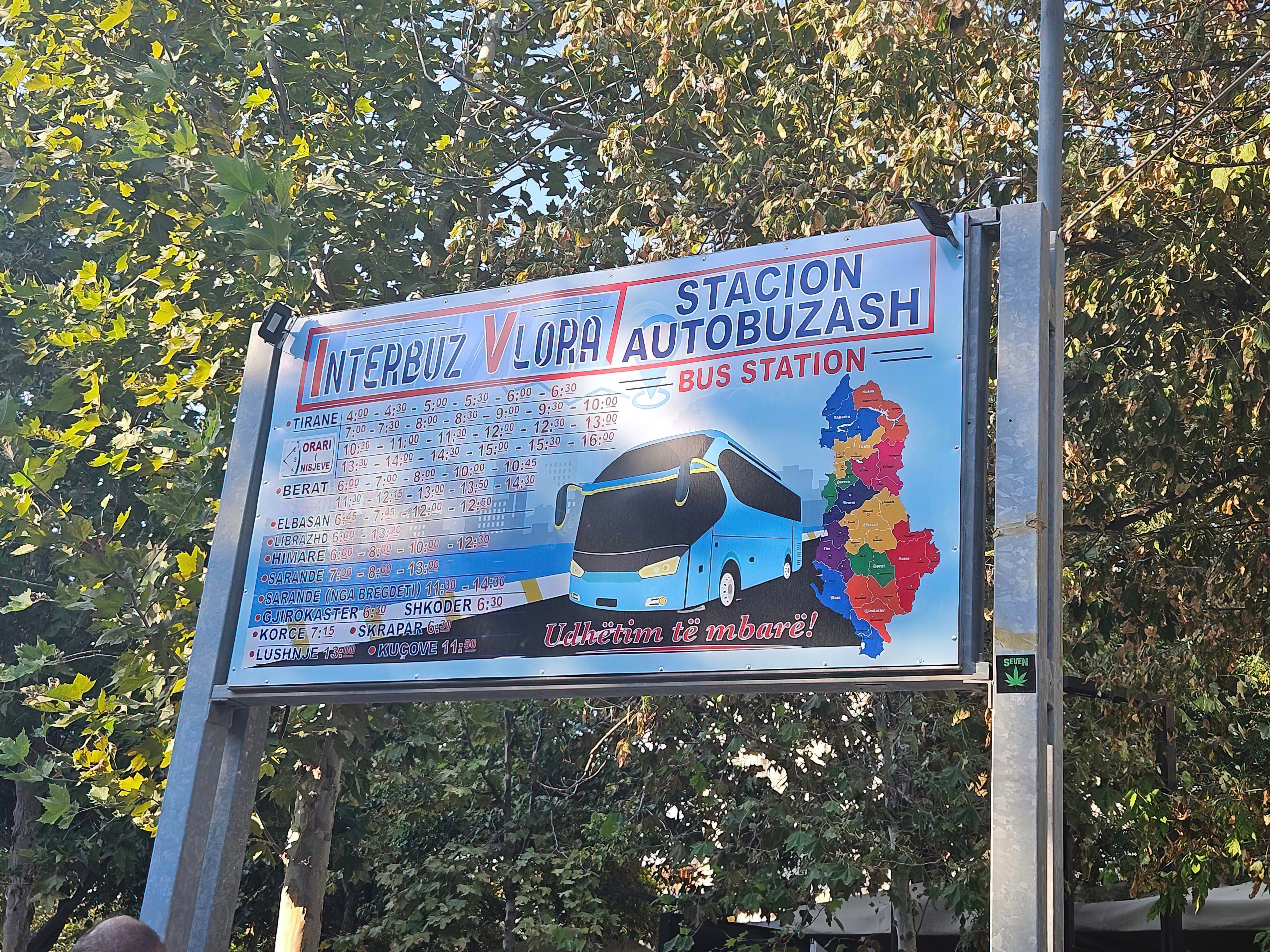 Interbuz Vlorë në grevë dhe protestë për konkurrencën e paligjshme në linjën Vlorë–Tiranë