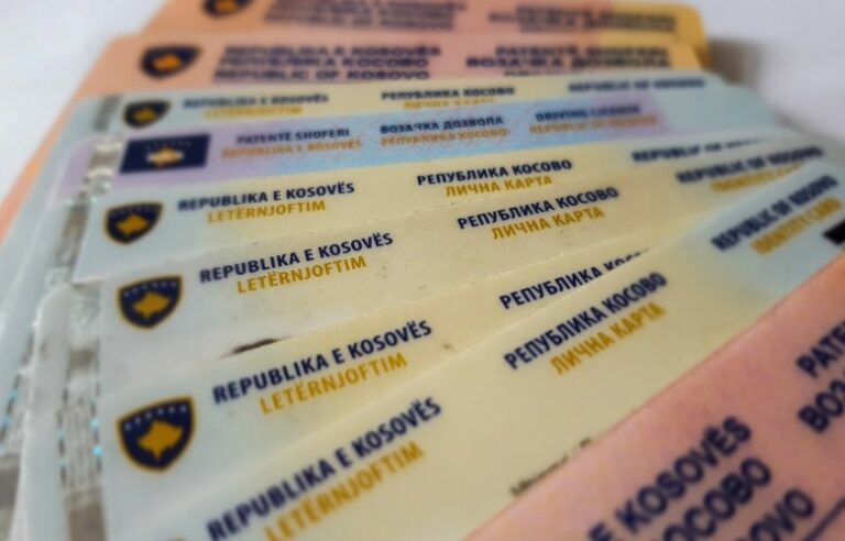 Qendrat për pajisje me dokumente ofrojnë shërbime me orar të zgjatur