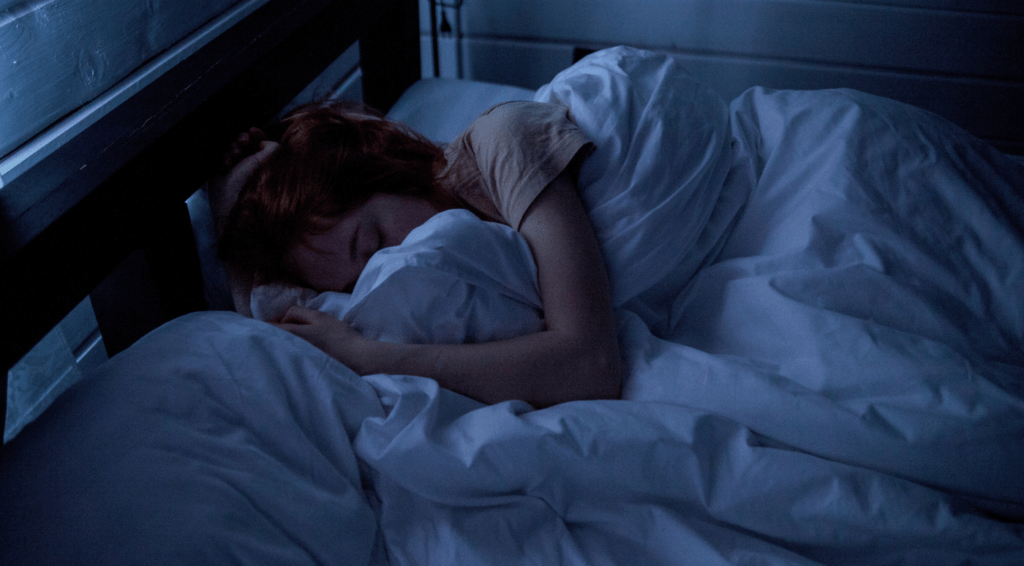 Gërhitja gjatë natës mund të paralajmërojë rrezikun e dështimit të zemrës