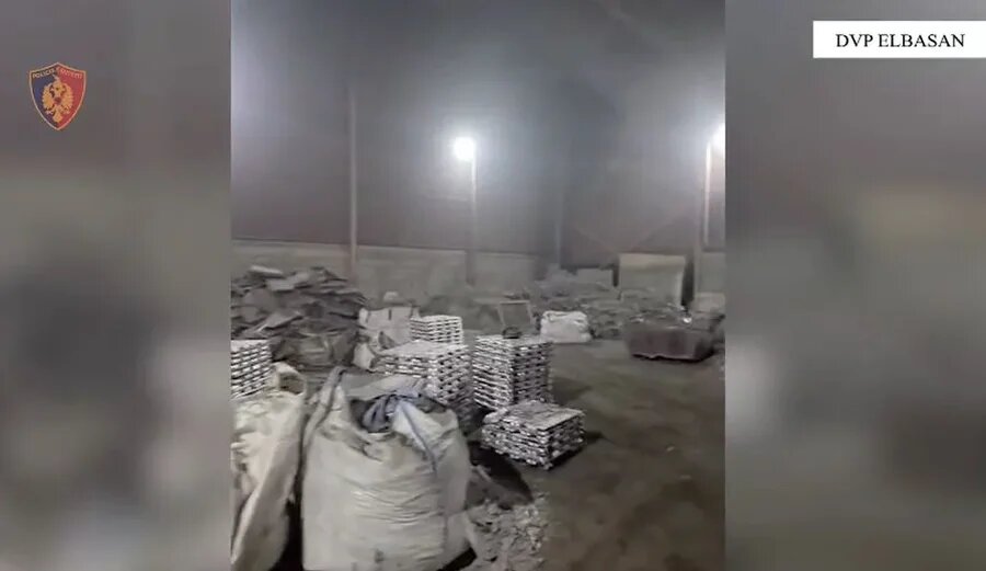 Helmuan qytetarët  administratorë  inxhinierë dhe drejtues në Metalurgjik përfundojnë në pranga