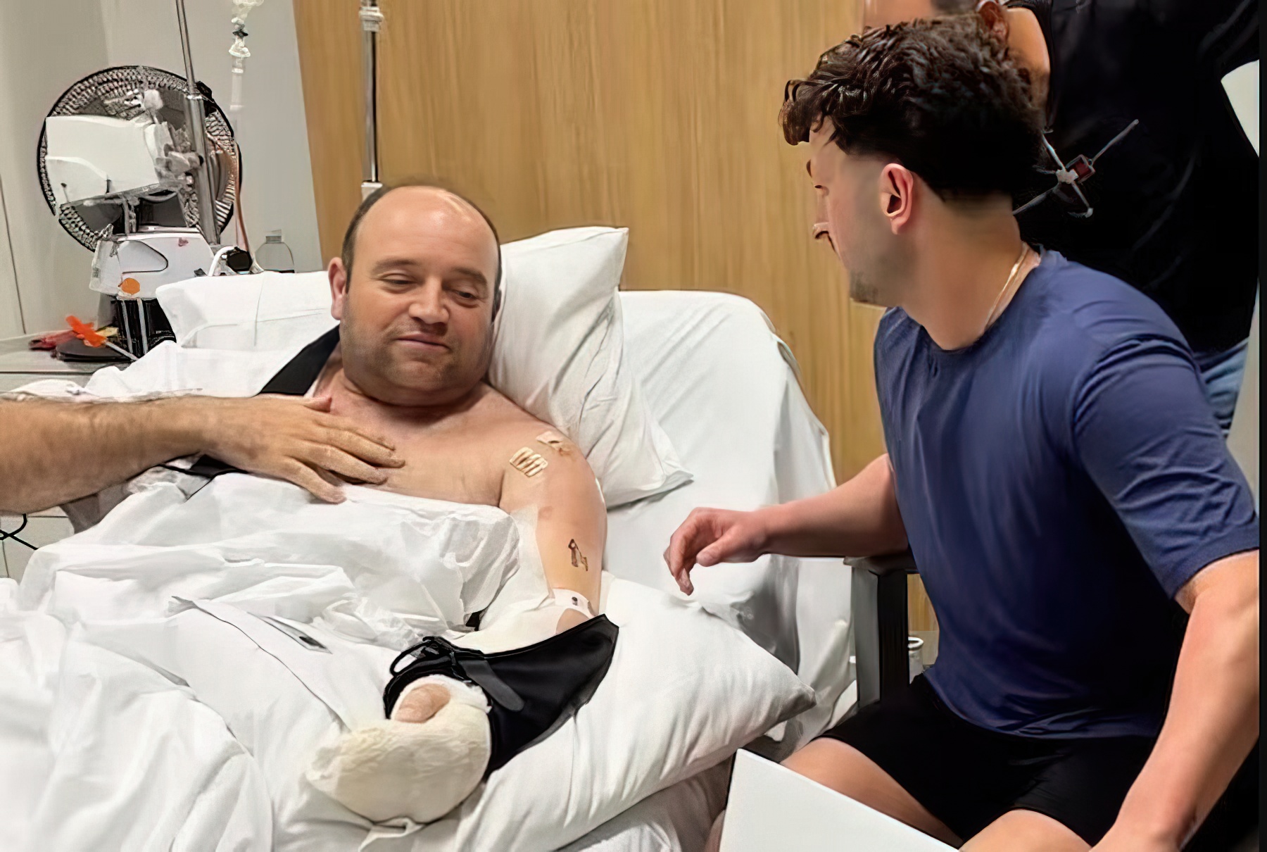 Heroi musliman që shpëtojë hebrenjtë në Australi merr çekun me 2.5 milionë $