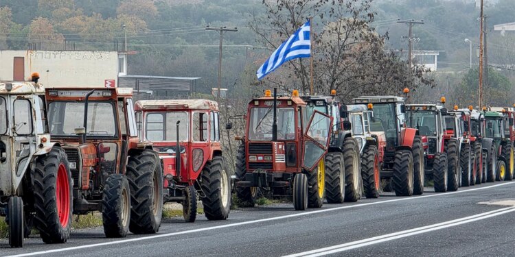 Fermerët grekë nuk ndalen në protesta  bllokohet aksi Kakavijë Janinë