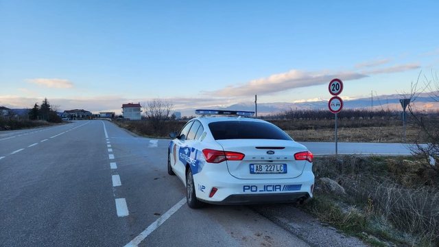 Po kalonte rrugën  makina përplas për vdekje këmbësorin në Bilisht