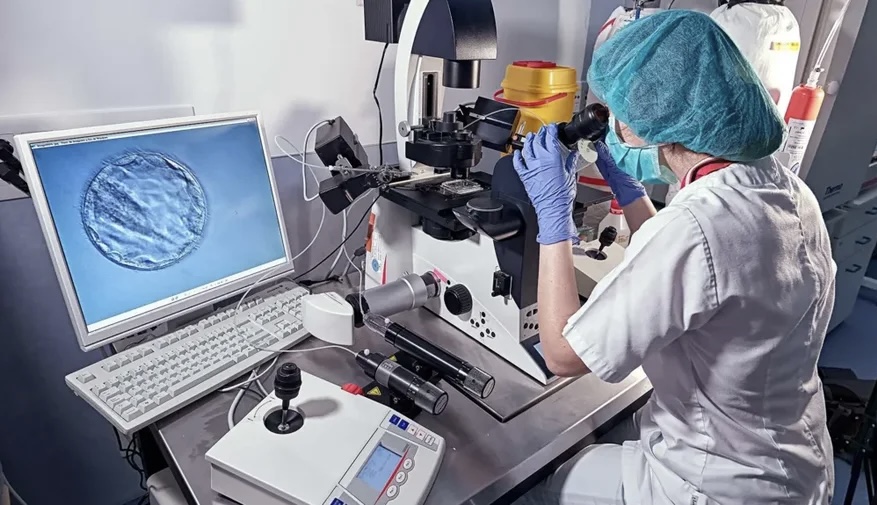 Dhuruesi i spermës me mutacion kancerogjen sjell në jetë 197 fëmijë në 14 shtete, mes tyre edhe Shqipëria