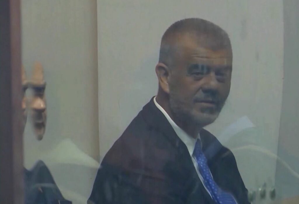 Lirohet nga burgu ish ministri Lefter Koka