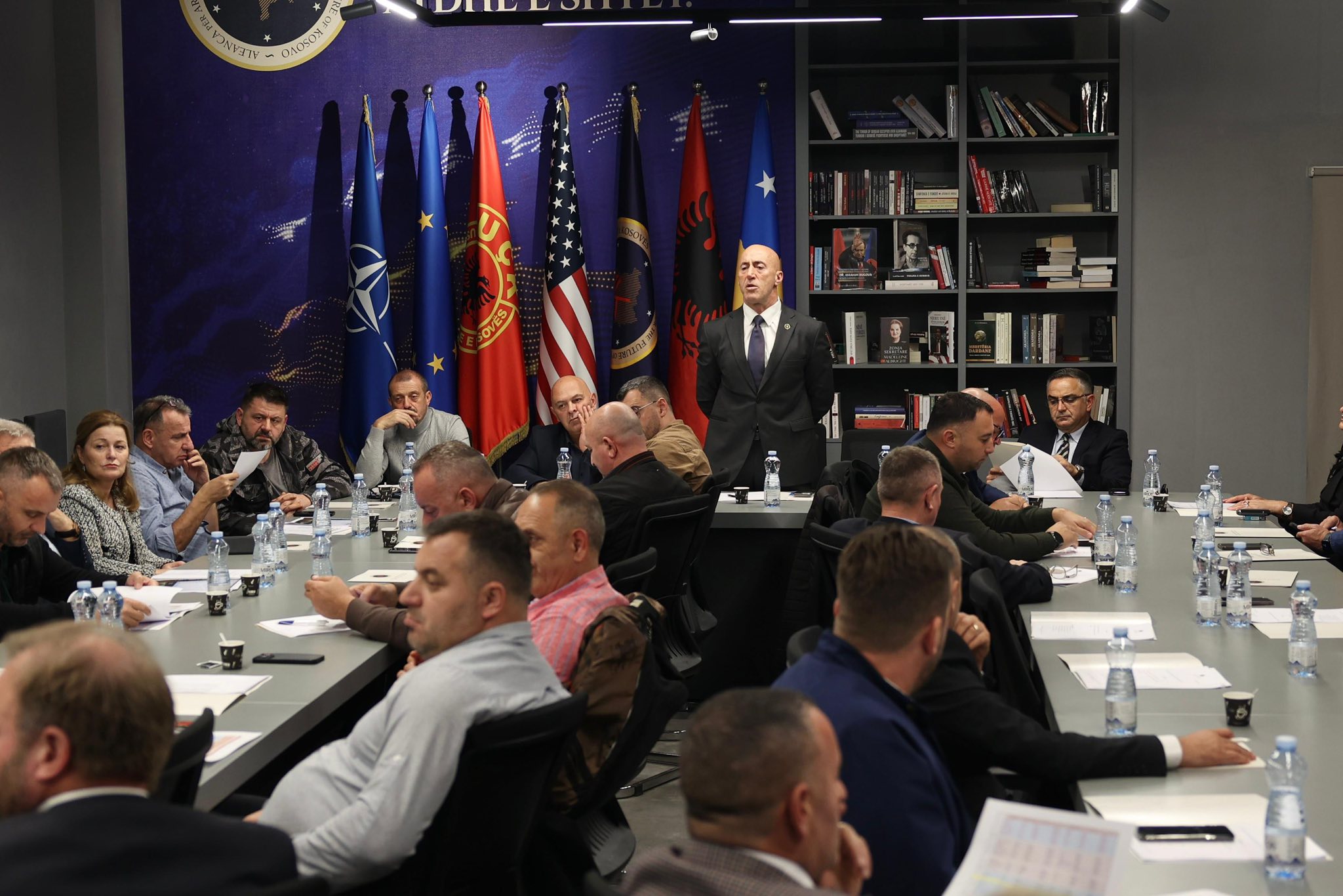 Ish-kryeministri i Kosovës aderon në AAK