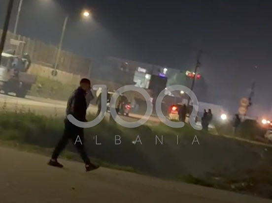 Makina përplas për vdekje këmbësorin: 19-vjeçari po lëvizte me mbi 200 km/h!