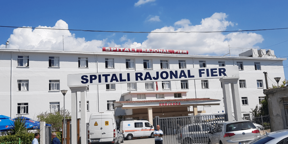 44 vjeçari godet me thikë punonjësin e sigurisë në spitalin e Fierit  shkak parkimi