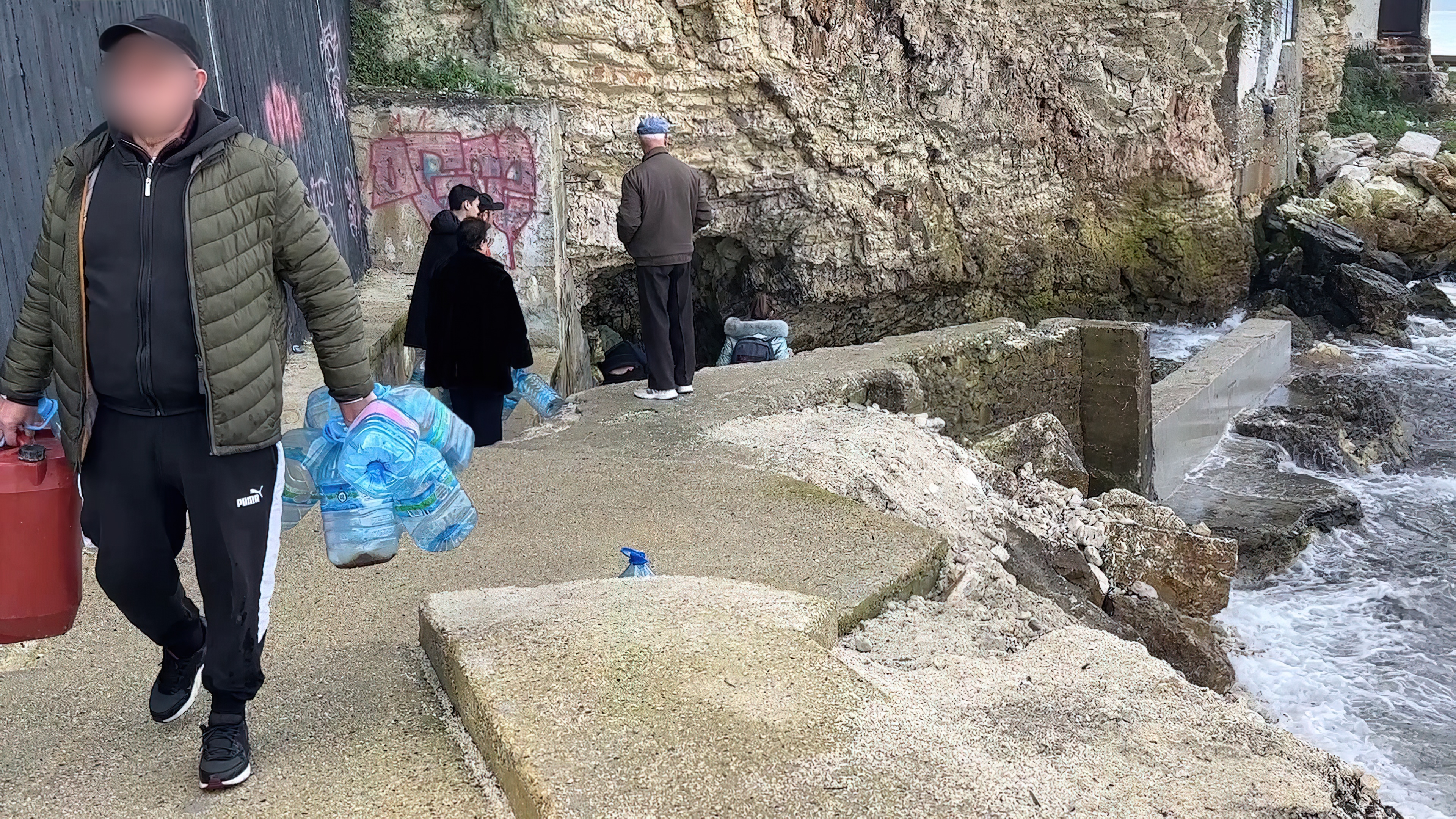 Vlora 72 orë pa ujë  vlonjatët i drejtohen burimit të  Ujit i Ftohtë 