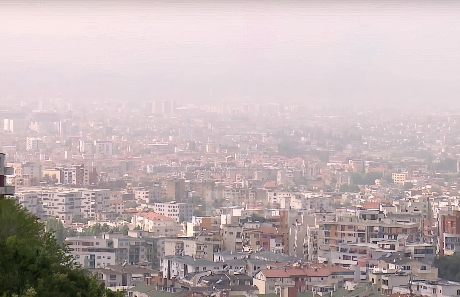  Tirana mbytet në smog  ajri po na vret 