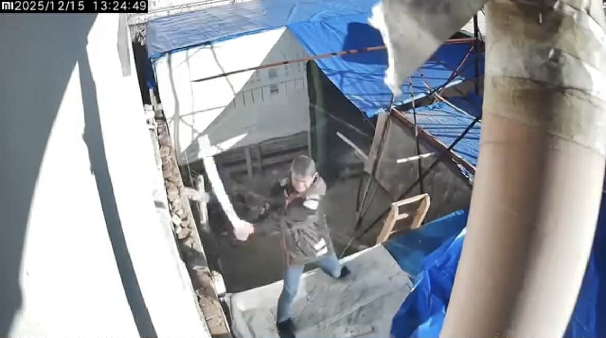 Çdo ditë sherre për ndërtimin pa leje, qytetari merr shufrën e hekurit dhe u shkon komshinjve