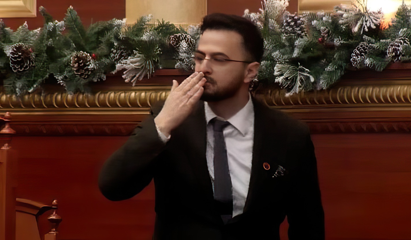 Mes kaosit Shabani betohet si Avokat i Popullit, puth demokratët që i dhanë firmën