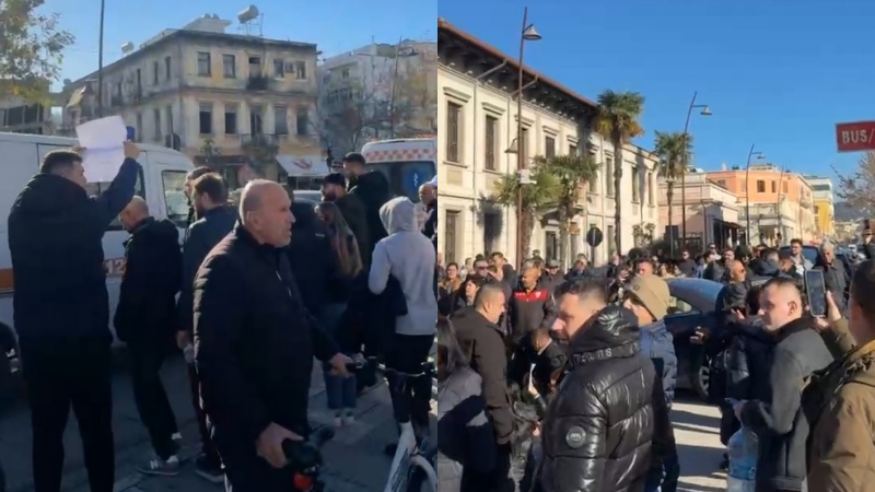 Qytetarët e Vlorës bllokojnë rrugën kryesore para bashkisë  duan ujë