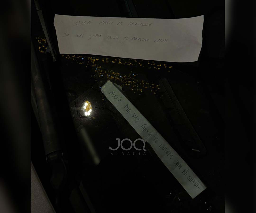  Mos ma vendos gjobën të lutem  jam në shkollë   studentja surprizohet nga gjesti i policit