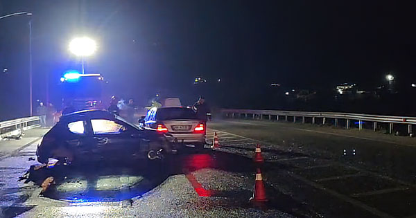 Përplasje e fortë mes dy makinave në Levan Tepelenë  vdes 16 vjeçari