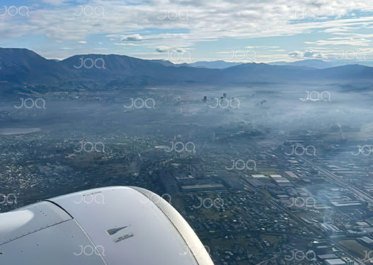 PAMJE NGA QIELLI: Tirana “zhduket” nën pushtetin e smogut!