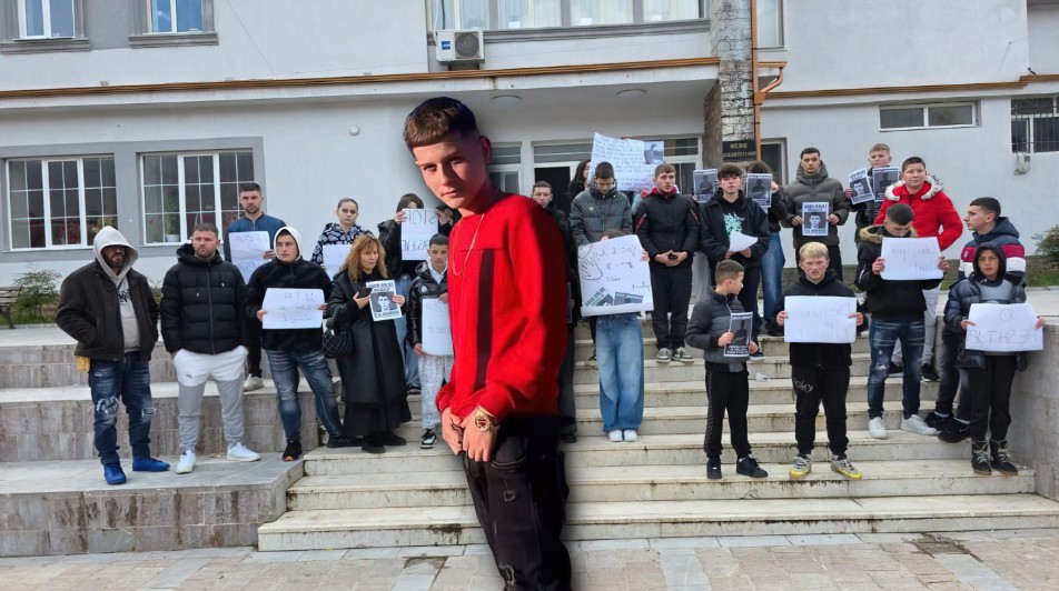Të rinjtë e Bulqizës kërkojnë  Drejtësi për Erjonin 