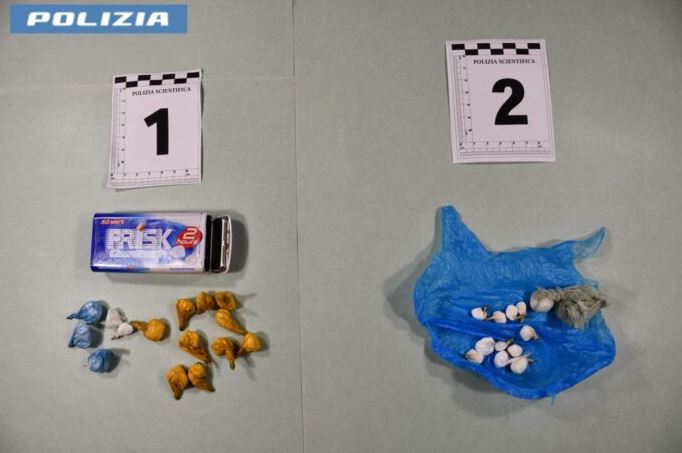 U fut ilegalisht në Itali dhe trafikonte drogë në bodrumin e lokalit  arrestohet shqiptari