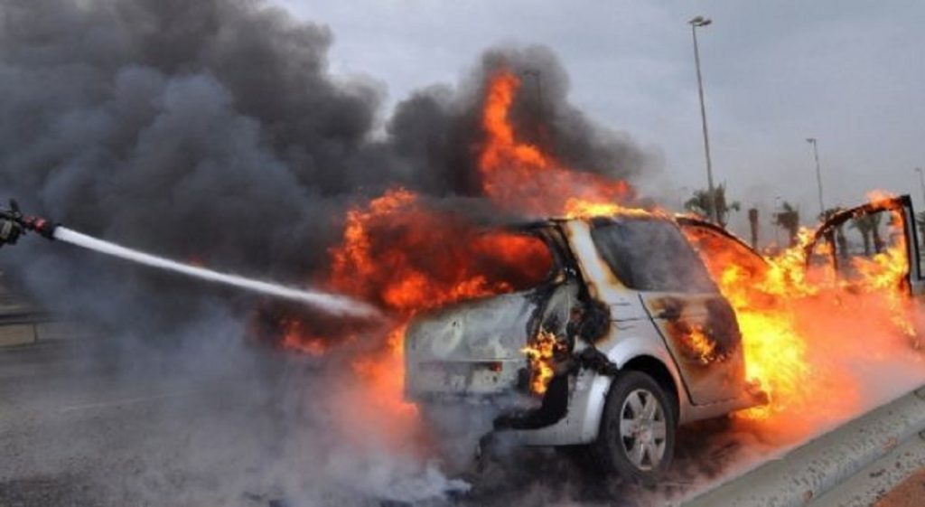 Arrestohet 19-vjeçari për djegien e dy makinave në Shkodër, procedohet edhe një i mitur