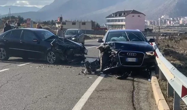 Aksident i rëndë në rrugën e Arbrit, plagoset një pasagjere
