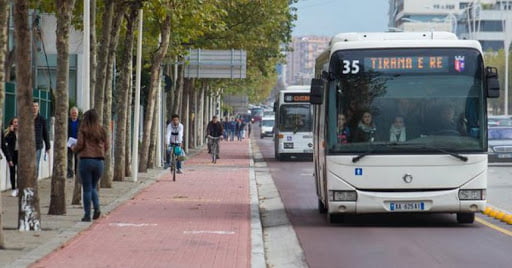 Shqipëria me flotë të vjetëruar autobusësh