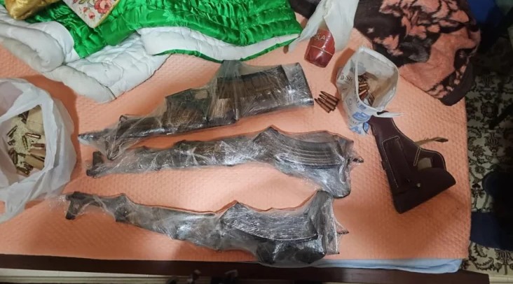 Armë  plumba dhe karikatorë në shtëpinë e  Dhimos   shqiptari që tentoi të vriste mafiozin grek