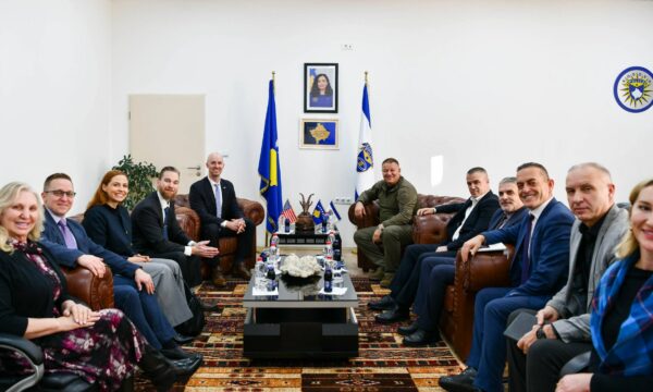 FBI sjell agjent special dhe analist të inteligjencës në Kosovë, do të bashkëpunojnë me Policinë