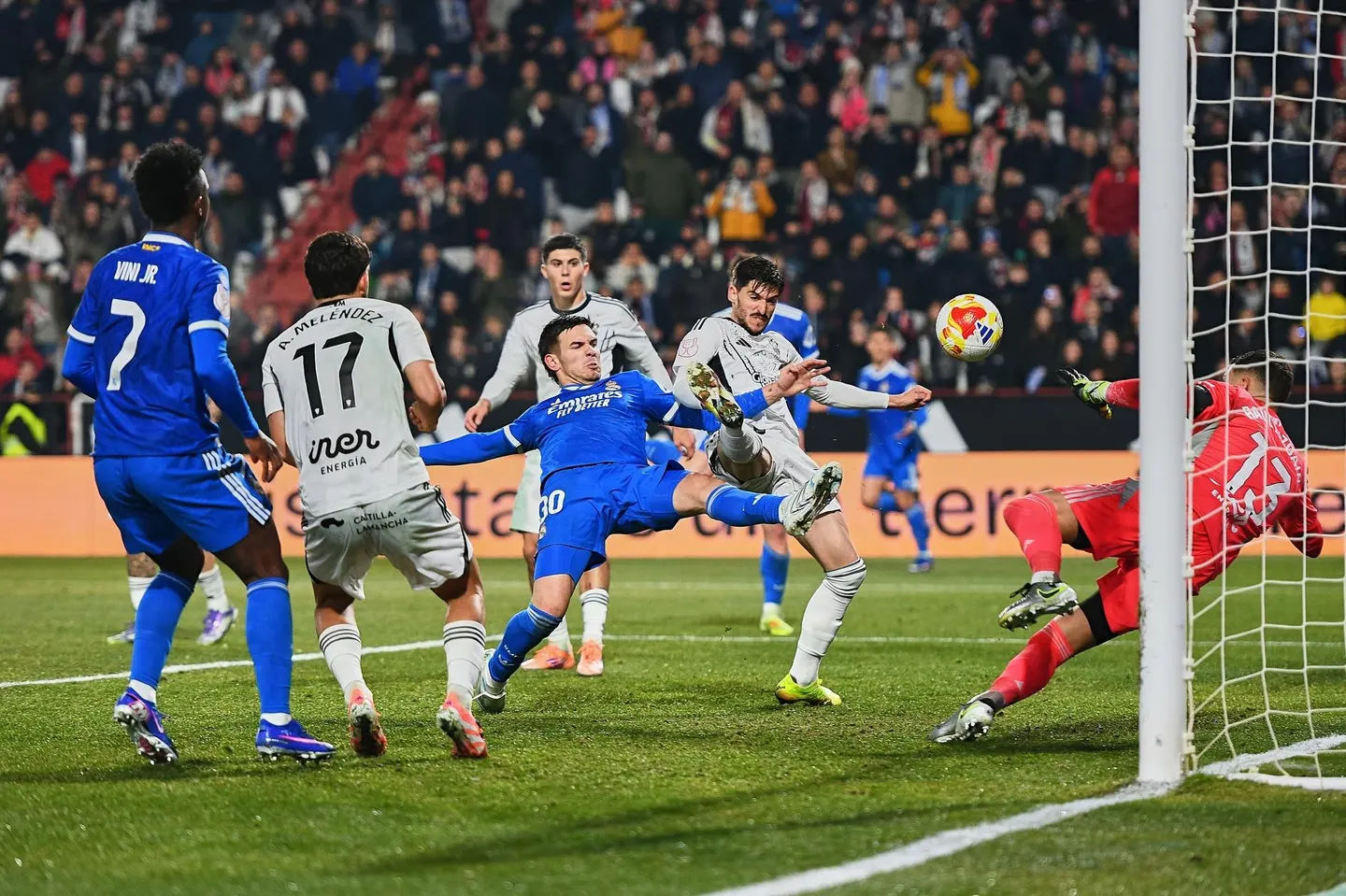  Tërmet  në Spanjë  Pas humbjes me Barcelonën  Real Madrid eleminohet në Kupën e Mbretit nga ekipi i kategorisë së dytë