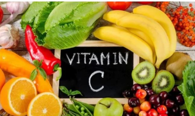 Disa prej shenjave të hershme të mungesës së vitaminës C, ja çfarë duhet të keni parasysh
