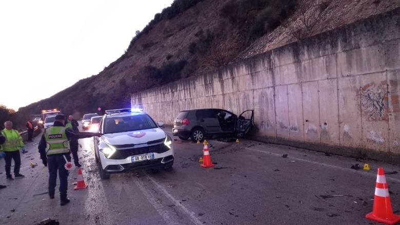 Viti 2026 nis me aksident tragjik, vdesin 3 të rinj, shpëton 20-vjeçarja