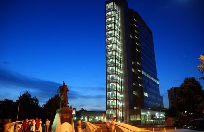 Kosova: Shtet me dhjetëra pozita në detyrë