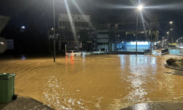 Vërshime të mëdha në Malishevë, vështirësohet qarkullimi